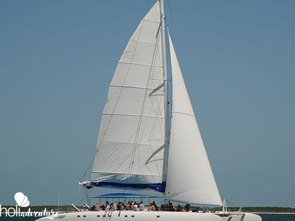 Private charter in catamaran tour at Jardines de la Reina - "Private Charter  in Jardines del Rey" Tour