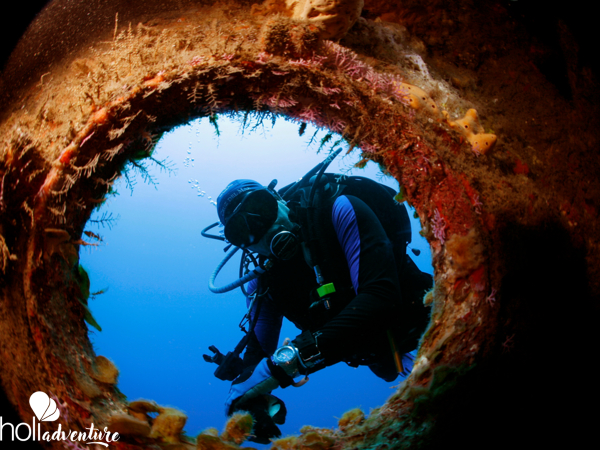 "CRISTOBAL COLÓN BATTLESHIP CRUISE". - Scuba Diving in Wrecks of the Hispanic - Cuban and North American War of 1898. "CRISTOBAL COLÓN BATTLESHIP CRUISE".