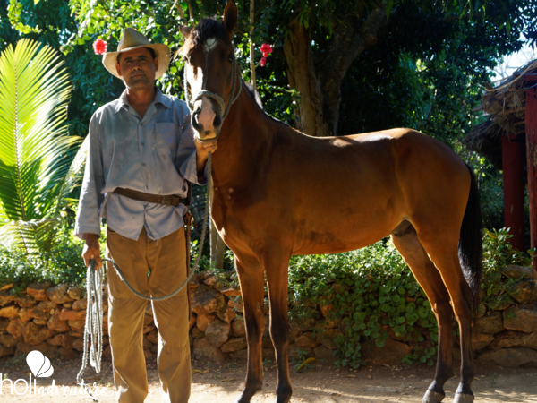 Cuban farmer tradition´s at countryside in Holguín - Campiña Taína Tour