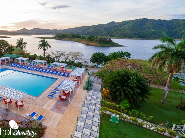 Panoramic pool & Hanabanilla lake view - Hotel ISLAZUL HANABANILLA