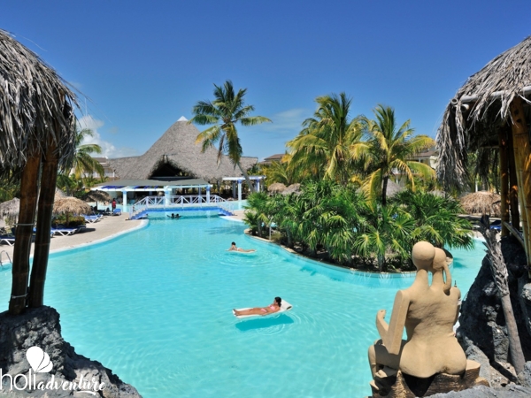 Pool view - Hotel BELLA ISLA RESORT