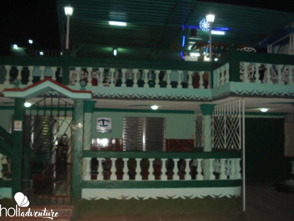 House's entrance view - Casa Frank