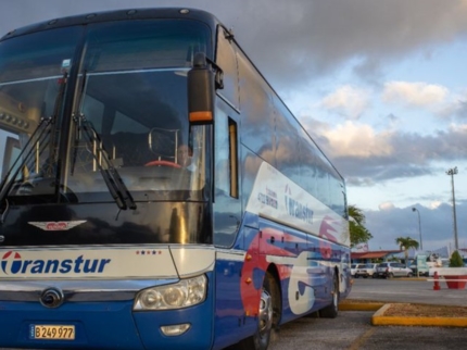 “EL EXPRESO DE CUBA: HAVANA / CIEGO DE ÁVILA / CAMAGÜEY / HOLGUÍN / SANTIAGO DE CUBA“ Collective Transfer Services
