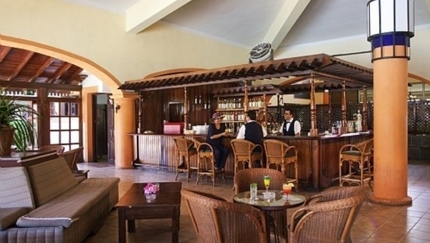 La Barra Lobby Bar