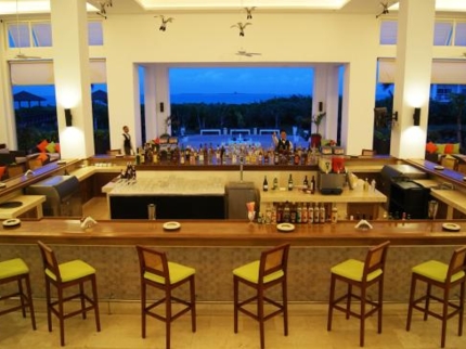 Lobby Bar Hola