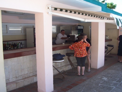 Pool Bar