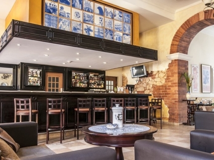 Lobby Bar