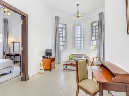 JUNIOR SUITE Room