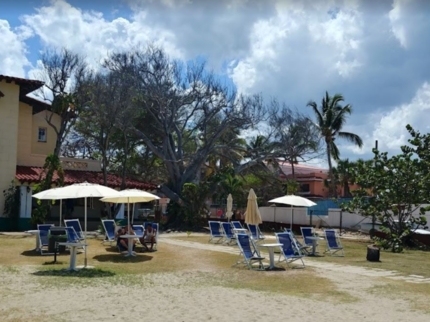 BEACH BAR