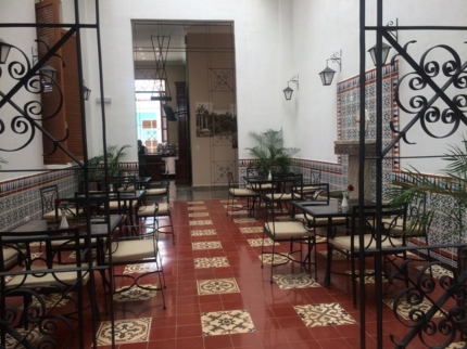 El Cubanísimo Snack Bar