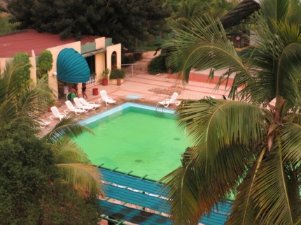 Pool snack bar