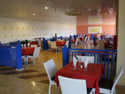 A la carte international restaurant