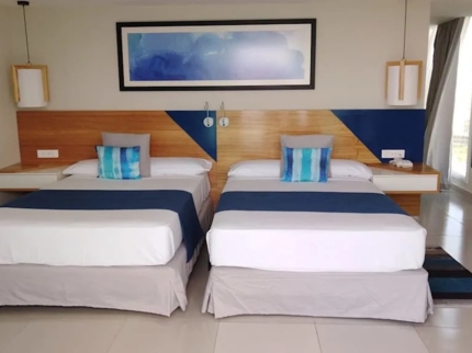 DELUXE ROOM