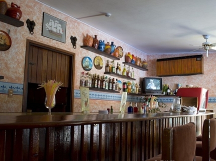 Pool Bar