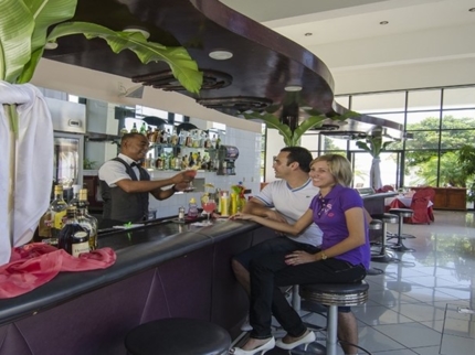 Pool Bar Caonao