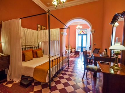 SUITE ROOM