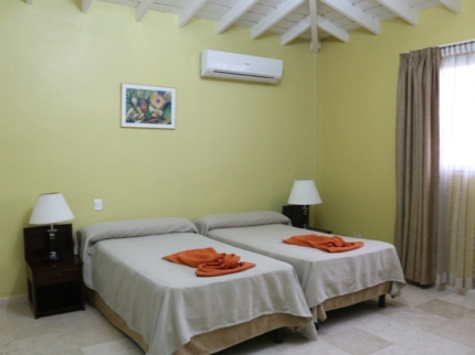 CASA EN LA PLAYA (4 habitaciones con baño privado)