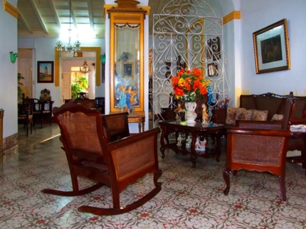 Casa Miriam Lagunilla, JOSÉ MARTÍ (Jesús María) No. 327
